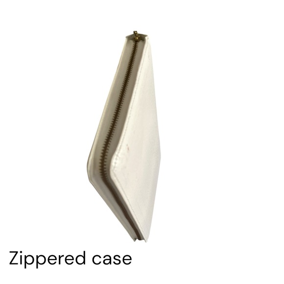 Holy Bible with Concordance in white zipped case Kings James version. - Picture 6 of 16